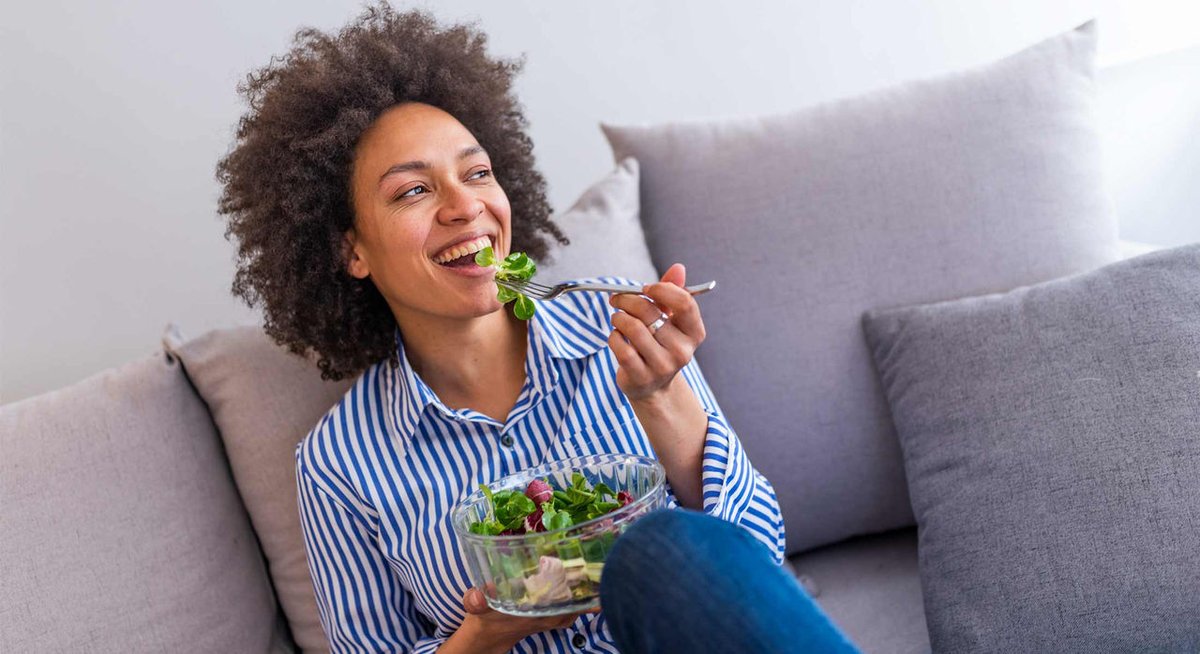 MassGeneral News (@massgeneralnews) on Twitter photo Did you know that the timing of when you eat could impact your mental health? A study co-led by <a href="/MassGenBrigham/">Mass General Brigham</a>’s Frank Scheer, PhD, found that daytime eating may help reduce depression- and anxiety-like mood. spklr.io/60117vx3 #MentalHealthMonth Did you know that the timing of when you eat could impact your mental health? A study co-led by <a href="/MassGenBrigham/">Mass General Brigham</a>’s Frank Scheer, PhD, found that daytime eating may help reduce depression- and anxiety-like mood. spklr.io/60117vx3 #MentalHealthMonth