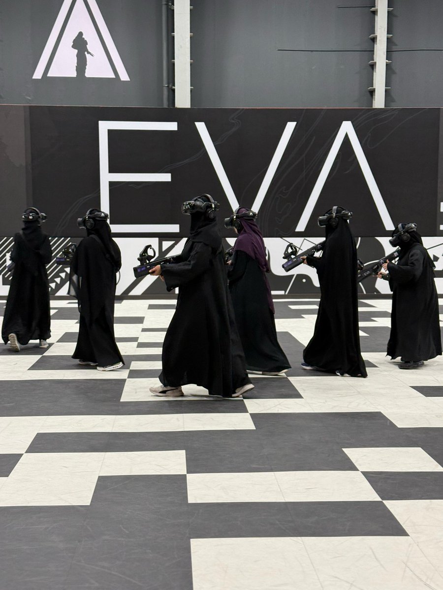 Kfupm_FVC's tweet image. قبل بدء فترة الاختبارات، نظمنا رحلة ترفيهية لكسر الروتين وإدخال جو من البهجة على الطالبات. تخللت هذه الرحلة لحظات مليئة بالضحك والاسترخاء والذكريات الجميلة.
كانت فرصة مميزة لتجديد النشاط الذهني والاستعداد للمرحلة القادمة.
نتمنى للجميع التوفيق والنجاح في اختباراتهم. أنتم على قدر…