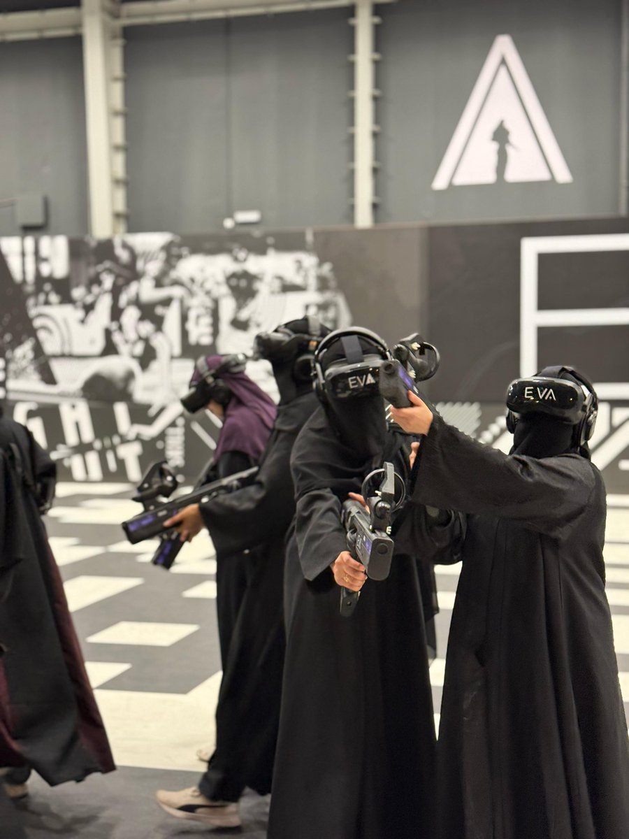 Kfupm_FVC's tweet image. قبل بدء فترة الاختبارات، نظمنا رحلة ترفيهية لكسر الروتين وإدخال جو من البهجة على الطالبات. تخللت هذه الرحلة لحظات مليئة بالضحك والاسترخاء والذكريات الجميلة.
كانت فرصة مميزة لتجديد النشاط الذهني والاستعداد للمرحلة القادمة.
نتمنى للجميع التوفيق والنجاح في اختباراتهم. أنتم على قدر…