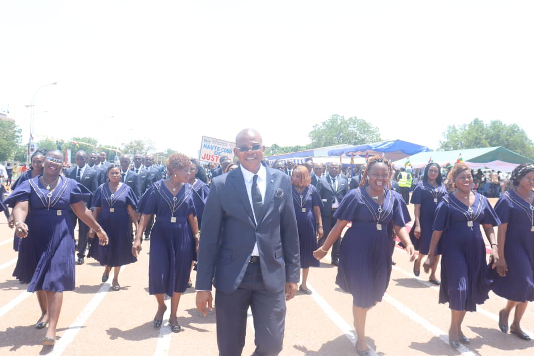 Le Premier Ministre Félix MOLOUA a assisté au défilé du 1er Mai 2025 au côté du coupe présidentiel <a href="/FA_Touadera/">Faustin-Archange Touadéra</a> et qui a eu lieu sur l’avenue des Martyrs à Bangui. Ce défilé est l’une des activités organisée dans le cadre de la célébration de la fête du travail de cette année.