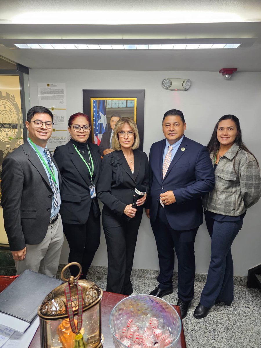 Hoy, en entrevista con la periodista Ivette Sosa de <a href="/TelemundoPR/">TelemundoPR</a> #Telenoticias, sobre la aprobación del Proyecto #321 en la <a href="/CamaraConPR/">Cámara de Representantes de Puerto Rico</a> de mi autoría, una medida que refuerza las sentencias contra conductores ebrios, como parte del compromiso legislativo con la seguridad vial.