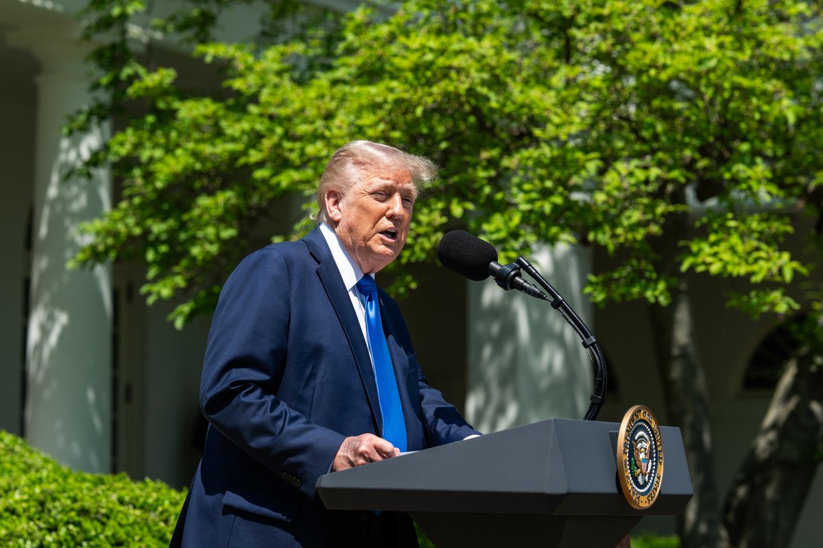 WhiteHouse's tweet photo. National Day of Prayer in the Rose Garden.🙏

"We're bringing back religion in our country and we're bringing it back quickly and strongly — because for America to be a great nation, we must always be One Nation Under God." - @POTUS https://t.co/8GRJF2iwpg