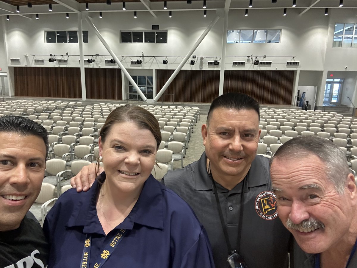 Teamwork makes the Dream work ....
Graduation season is here!