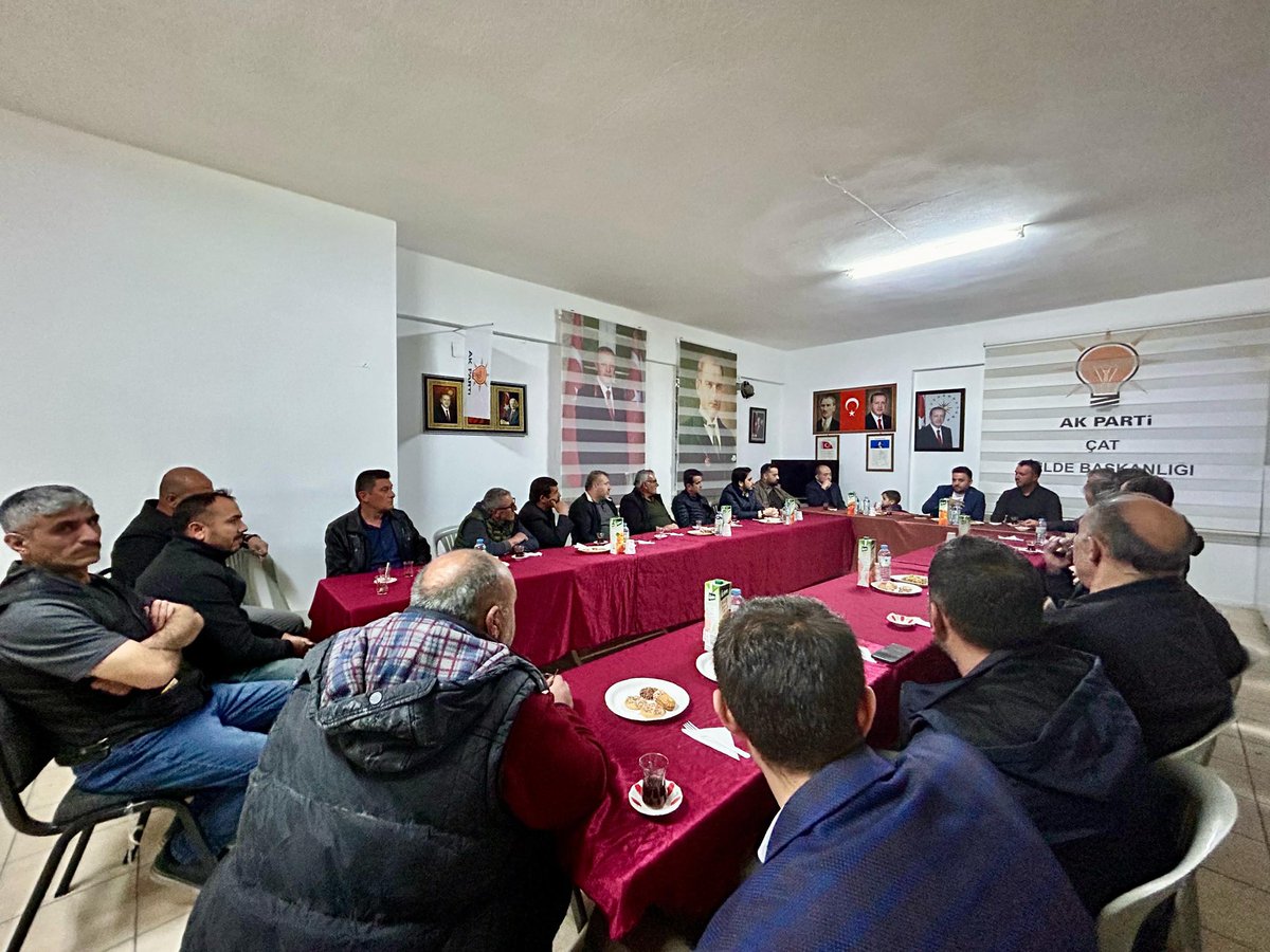 İl Başkanımız Sayın Muhammed Feyzi Aygün, Çat Belde Başkanımız Sayın Ersen Alevli ve yönetim kurulu üyelerimizle birlikte Çat Beldemizi ziyaret ettik. Hemşehrilerimiz ve teşkilat mensuplarımızla bir araya gelerek samimi bir buluşma gerçekleştirdik.

Görüşmelerimizde, Çat