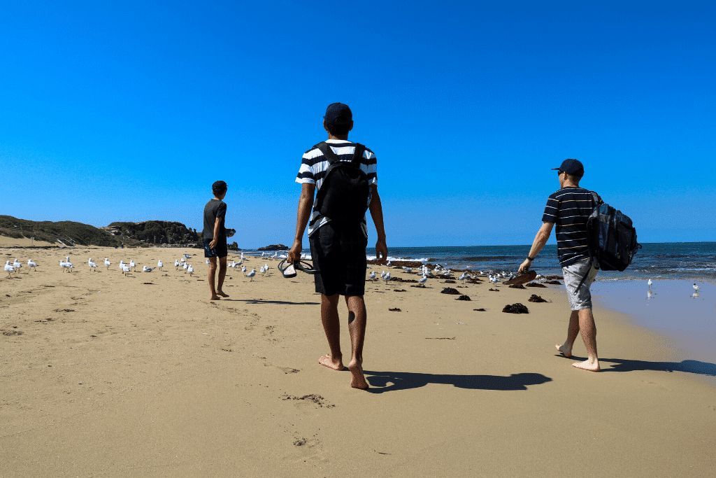 FDTraveller's tweet image. Uncover Australia's marvels! From the renowned Sydney Opera House to the awe-inspiring Great Barrier Reef, there's a journey for everyone. Experience the Outback's wild allure or Melbourne's lively scene. Are you set for an adventure? #ExploreAustralia 
fairdinkumtraveller.com/ultimate-austr…