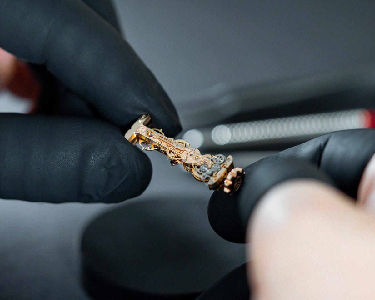 Storied Swiss watchmaker Corum, founded in 1955 and renowned for its bold design and horological innovation, at the end of last week announced its return to Swiss ownership. Full story live now!

watchtime.com/featured/busin…