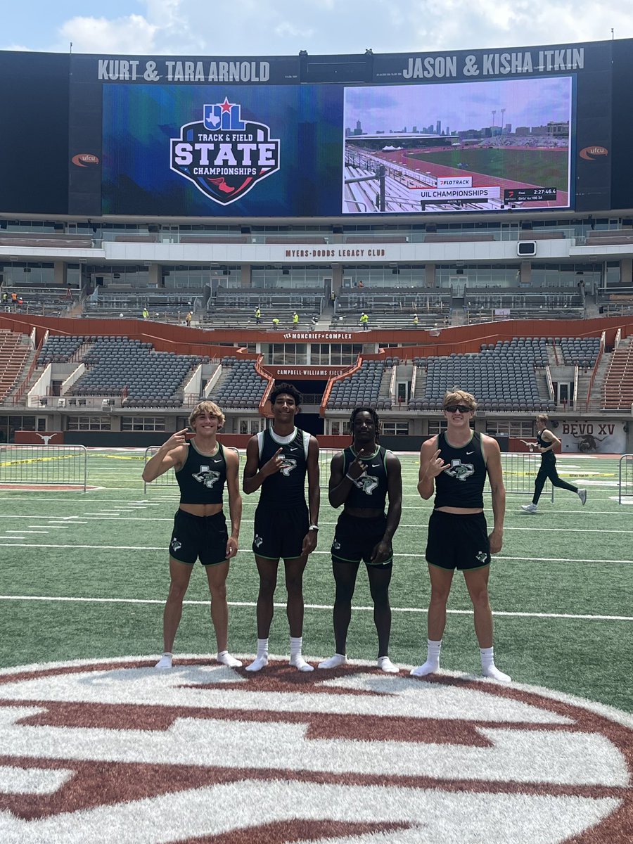 Panthers 4x200 Relay Team warming up in Darrell Royal Texas Memorial Stadium