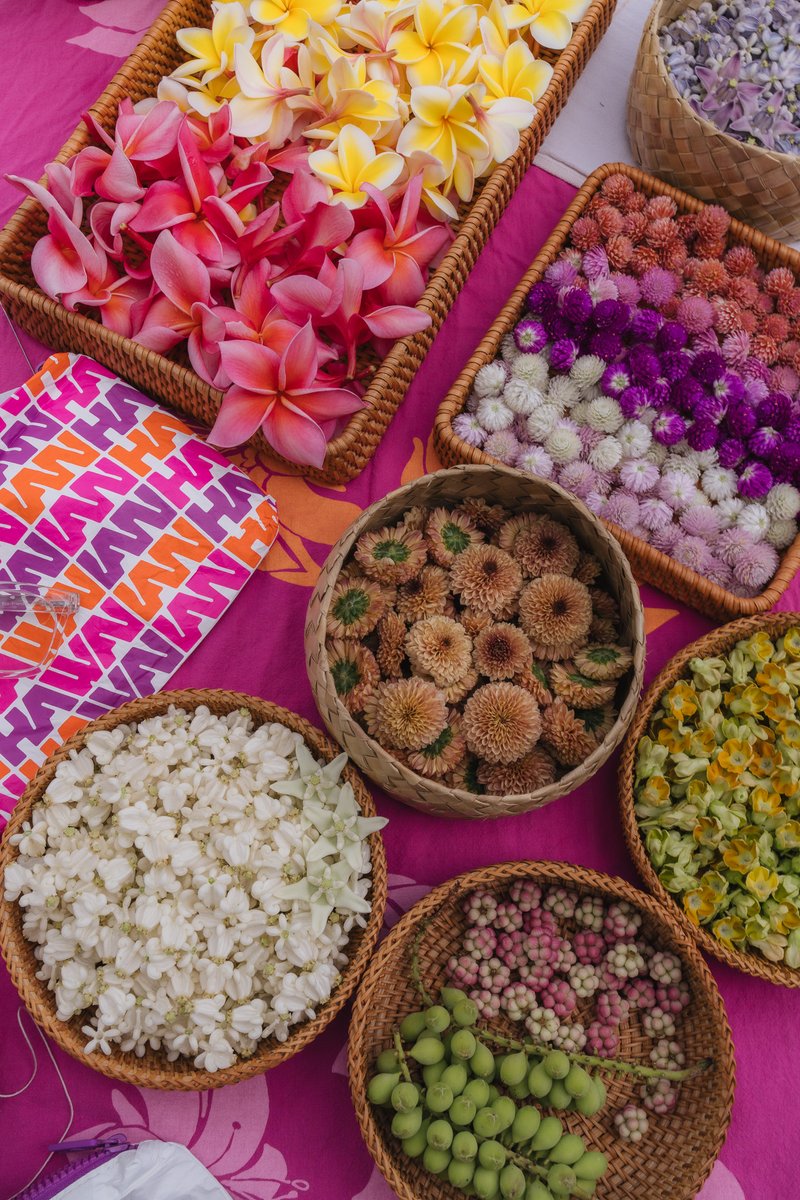 HawaiianAir's tweet image. Wishing you a happy Lei Day from Hawai‘i. Like travel, lei brings people closer together. It connects the maker, the giver and the wearer. It embodies the aloha spirit. #MayDay