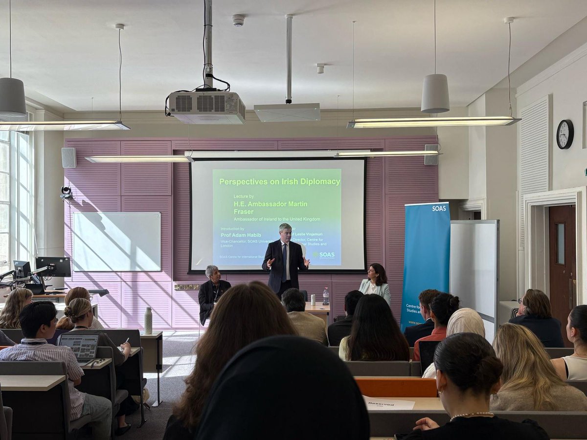 Embassy of Ireland (@irelandembgb) on Twitter photo Ambassador Martin Fraser was pleased to visit <a href="/SOAS/">SOAS University of London</a> today for a talk on Irish diplomacy, sharing insights on Ireland’s foreign policy. Thanks to Vice Chancellor <a href="/AdHabb/">Adam Habib</a>, Prof <a href="/londonvinjamuri/">Leslie Vinjamuri</a> and all at SOAS for the warm welcome! Ambassador Martin Fraser was pleased to visit <a href="/SOAS/">SOAS University of London</a> today for a talk on Irish diplomacy, sharing insights on Ireland’s foreign policy. Thanks to Vice Chancellor <a href="/AdHabb/">Adam Habib</a>, Prof <a href="/londonvinjamuri/">Leslie Vinjamuri</a> and all at SOAS for the warm welcome!