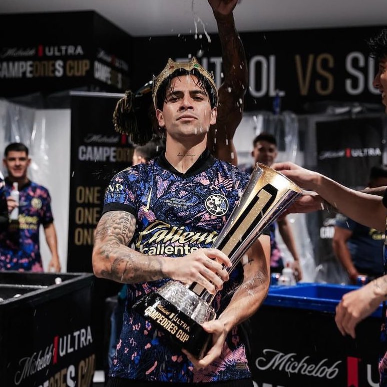 Resaca Americanista (@resacaamerica) on Twitter photo 🚨¡ÚLTIMO MOMENTO!🚨
América hizo válida la opción de compra por Victor Dávila. ✍️
El chileno seguirá en las Águilas para el siguiente torneo y tiene dos años más de contrato. 📄
¿Qué les parece esta noticia? 🤔
📰 vía: <a href="/Leonlec/">León Lecanda 🦁</a> 🚨¡ÚLTIMO MOMENTO!🚨
América hizo válida la opción de compra por Victor Dávila. ✍️
El chileno seguirá en las Águilas para el siguiente torneo y tiene dos años más de contrato. 📄
¿Qué les parece esta noticia? 🤔
📰 vía: <a href="/Leonlec/">León Lecanda 🦁</a>