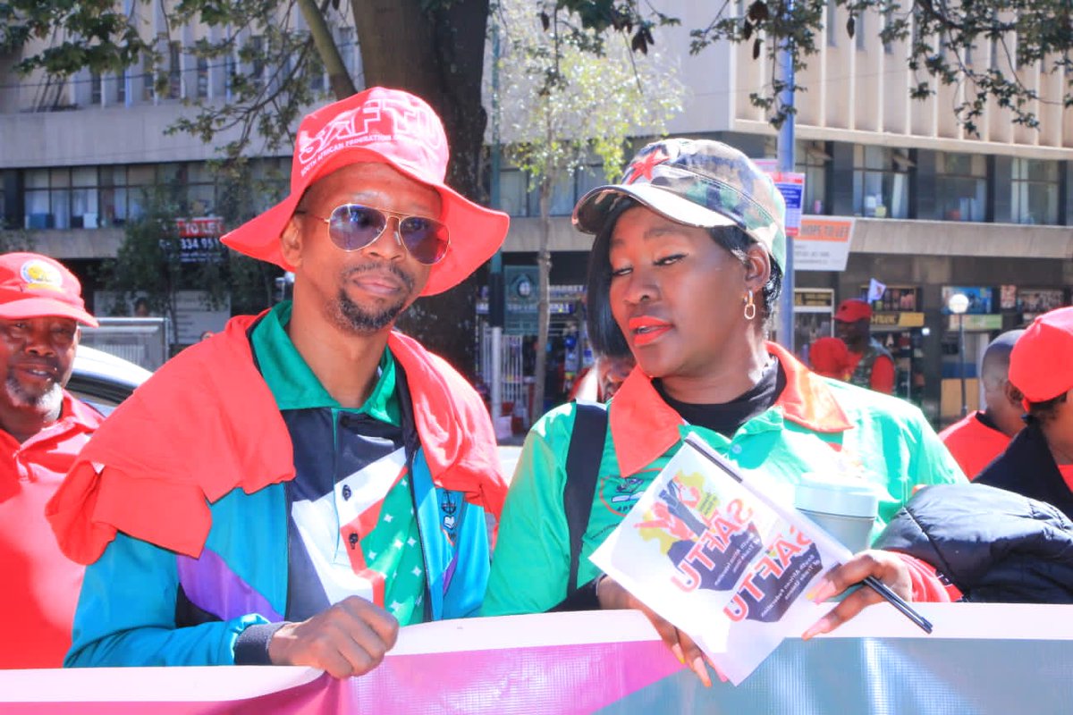 APSA_official's tweet image. SAFTU and Affiliated unions submitted Memorandum at Johannesburg Department of Employment and Labour. The Memorandum was handed over by SAFTU DGS Nontembeko Luzipo.
#SAFTU May Day
#APSA Labour is entitled to everything it creates.