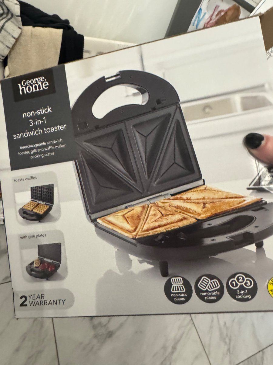 heathjojo's tweet photo. @Georgeatasda what a joke, just bought this from your Radcliffe store, worse toaster I have ever owned it didn’t toast the bread and all the filling leaked out wasn’t even a full sandwich https://t.co/EiCjo4YaJO