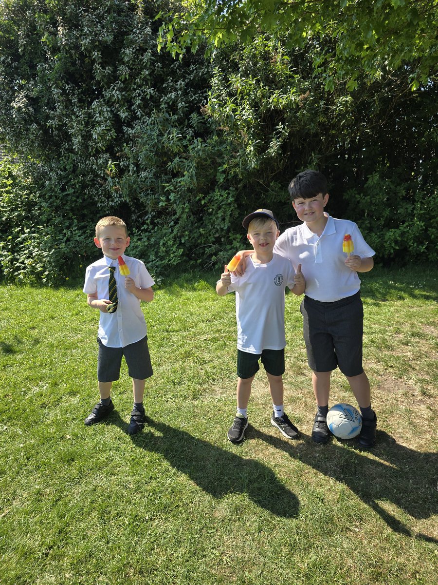 Today our children celebrated their excellent attendance with a 100% attendance reward afternoon on the field. Well done everyone!
