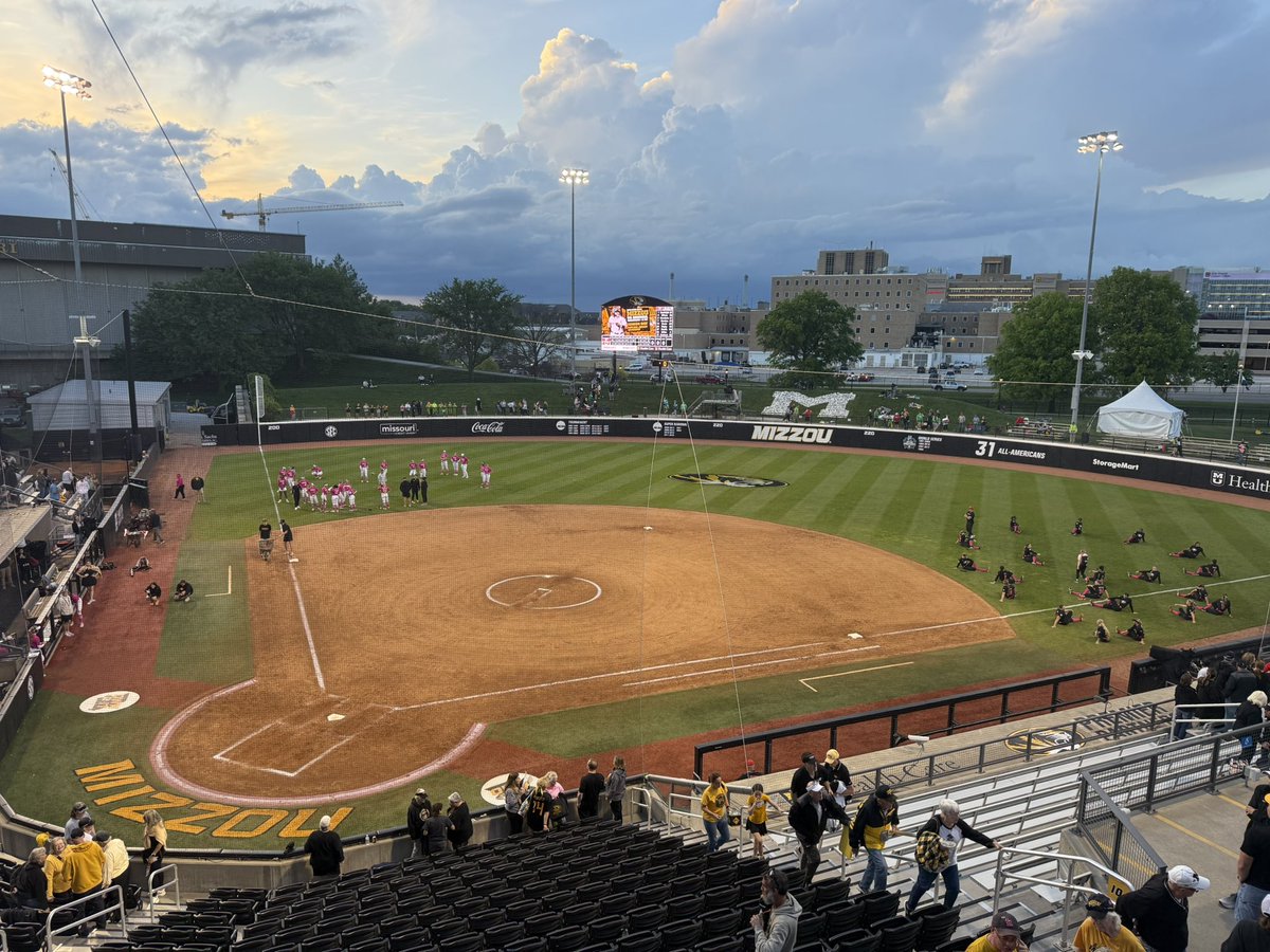 Colin Conroy (@colinconroy8) on Twitter photo Mizzou Softball beats #24 Georgia 4-2 in the first game of the series.
Back-to-back homers by <a href="/dodge_mya/">Mya Dodge</a> and <a href="/AbigailWilhel12/">Abigail Wilhelm</a> in the 6th propelled the Tigers to victory.
That was Abbie Wilhelm’s first collegiate hit!
#Mizzou <a href="/KOMUsports/">KOMU 8 Sports</a> <a href="/MizzouSoftball/">Mizzou Softball</a> <a href="/BenArnetKOMU/">Ben Arnet</a> Mizzou Softball beats #24 Georgia 4-2 in the first game of the series.
Back-to-back homers by <a href="/dodge_mya/">Mya Dodge</a> and <a href="/AbigailWilhel12/">Abigail Wilhelm</a> in the 6th propelled the Tigers to victory.
That was Abbie Wilhelm’s first collegiate hit!
#Mizzou <a href="/KOMUsports/">KOMU 8 Sports</a> <a href="/MizzouSoftball/">Mizzou Softball</a> <a href="/BenArnetKOMU/">Ben Arnet</a>