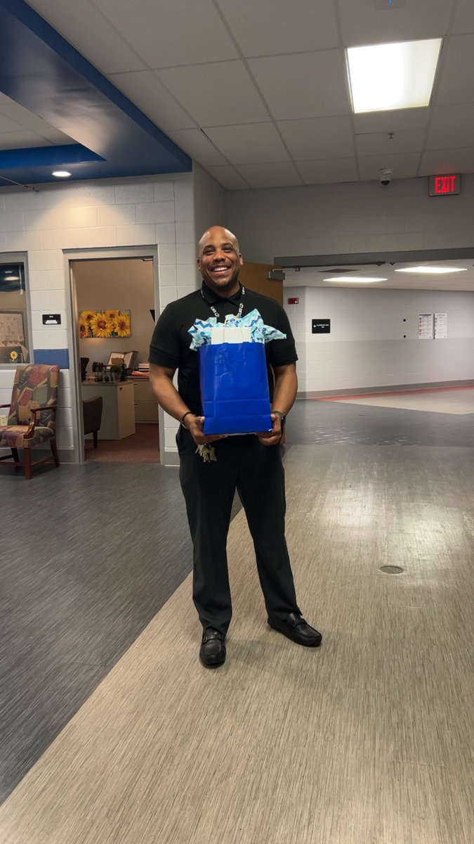 MsWestLMS's tweet photo. Happy Principal Appreciation Day!! What an amazing leader we have in you sir! Thank you for all you do! @MrCoachReed https://t.co/rsb1mlkJBb