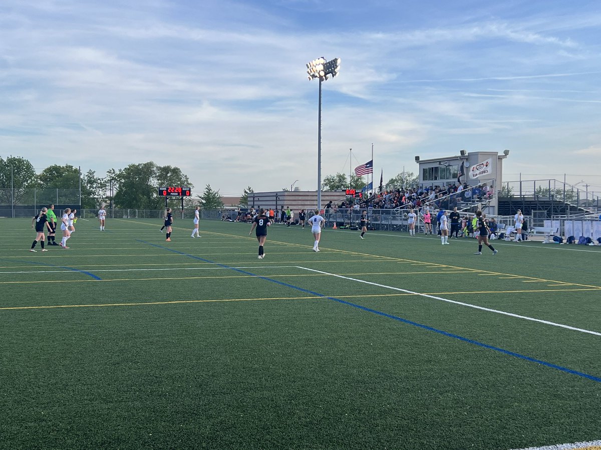 Beautiful night for soccer!  Go Blazers!! <a href="/GEHSAthletics/">Gardner Edgerton Trailblazer Athletics</a> <a href="/GEHSBlazers/">Gardner Edgerton High School</a> <a href="/GEBlazerSoccer/">GEHS Blazer Soccer</a>