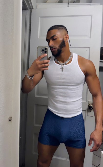 Watch Juanyell Martinez's leaked NSFW photo on TwXstars