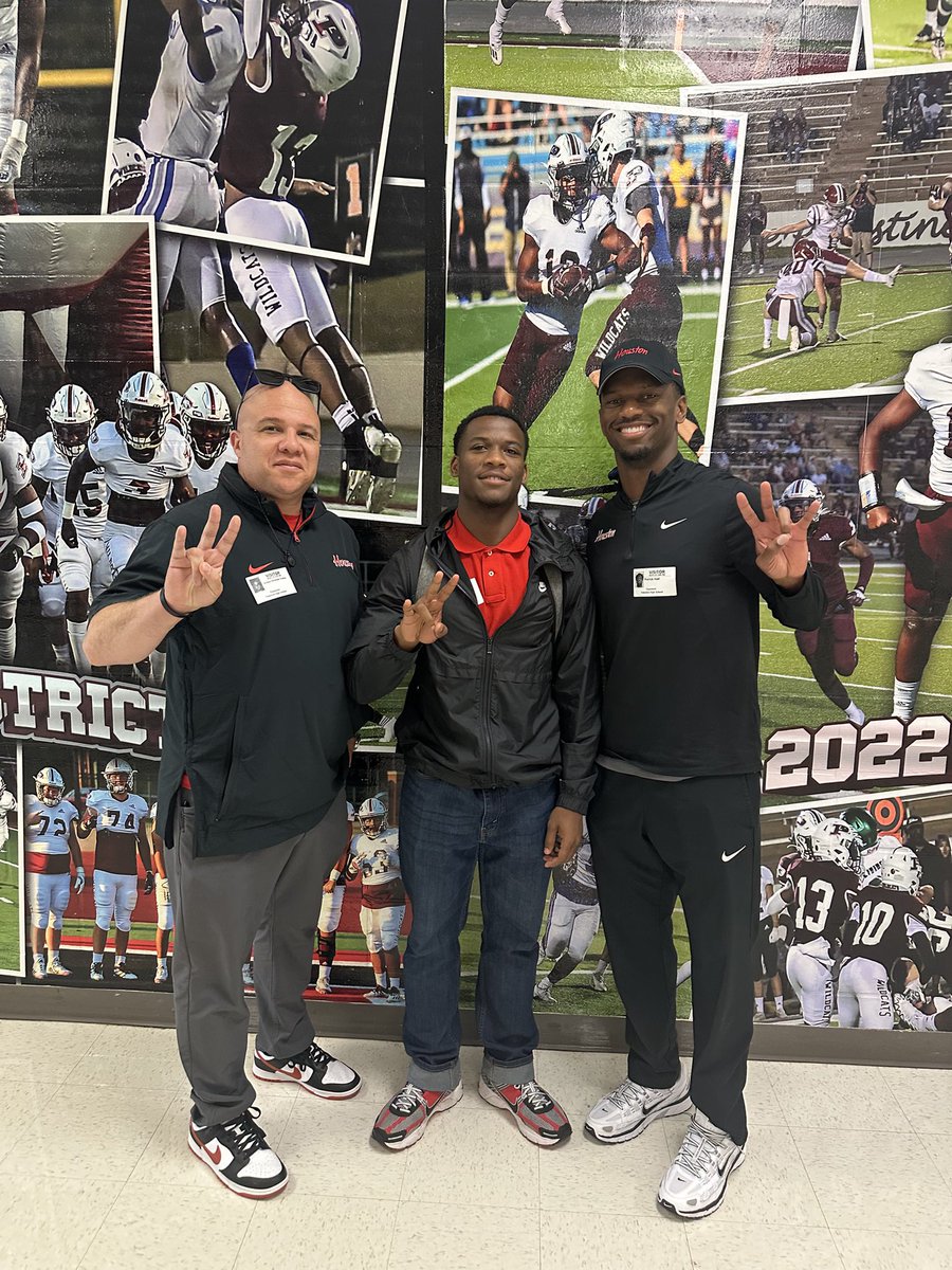 Braylon Beckworth (@juicebeckworth) on Twitter photo Huge thanks to <a href="/_PJHall/">PJ Hall</a> and <a href="/CoachJCY/">Josh Christian-Young</a> for showing Palestine some love today. Hope to stay in touch!
<a href="/Palestine_FB/">Palestine Football</a> <a href="/CoachJamesReyes/">Coach James Reyes</a> <a href="/ShunMartin23/">ShunMartin</a> <a href="/SVioareanMartin/">S’Vioarean “Boss” Martin 4⭐️</a> <a href="/RecruitsCenTex/">Coach Jimmy Andrews</a> <a href="/SacrificeINC/">Sacrifice Training</a> Huge thanks to <a href="/_PJHall/">PJ Hall</a> and <a href="/CoachJCY/">Josh Christian-Young</a> for showing Palestine some love today. Hope to stay in touch!
<a href="/Palestine_FB/">Palestine Football</a> <a href="/CoachJamesReyes/">Coach James Reyes</a> <a href="/ShunMartin23/">ShunMartin</a> <a href="/SVioareanMartin/">S’Vioarean “Boss” Martin 4⭐️</a> <a href="/RecruitsCenTex/">Coach Jimmy Andrews</a> <a href="/SacrificeINC/">Sacrifice Training</a>