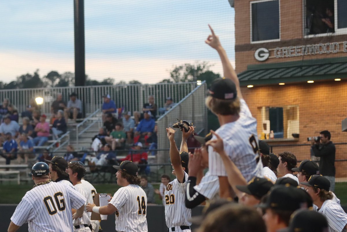 AndrewChodes_'s tweet image. Noah Perrin smacks a base hit on senior night, a story that should be put to music... in two parts. @np_7777