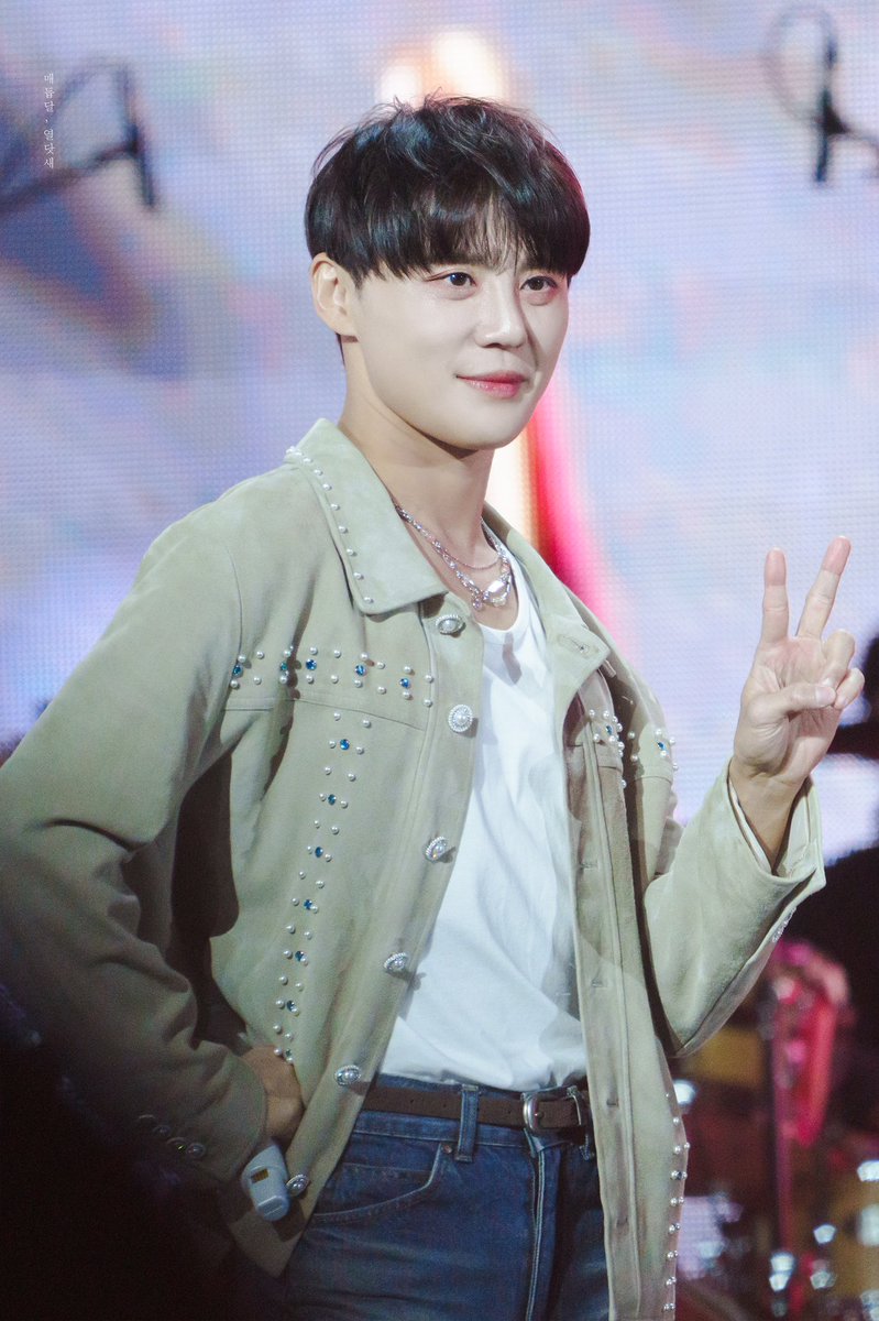 250208 김준수 뮤지컬 데뷔 15주년 팬미팅 'KIM JUN SU Village 15' 🏡

🔗 1986-12-15.tistory.com/66

 #XIA #김준수 #준수 #시아준수 #KIMJUNSU #JUNSU