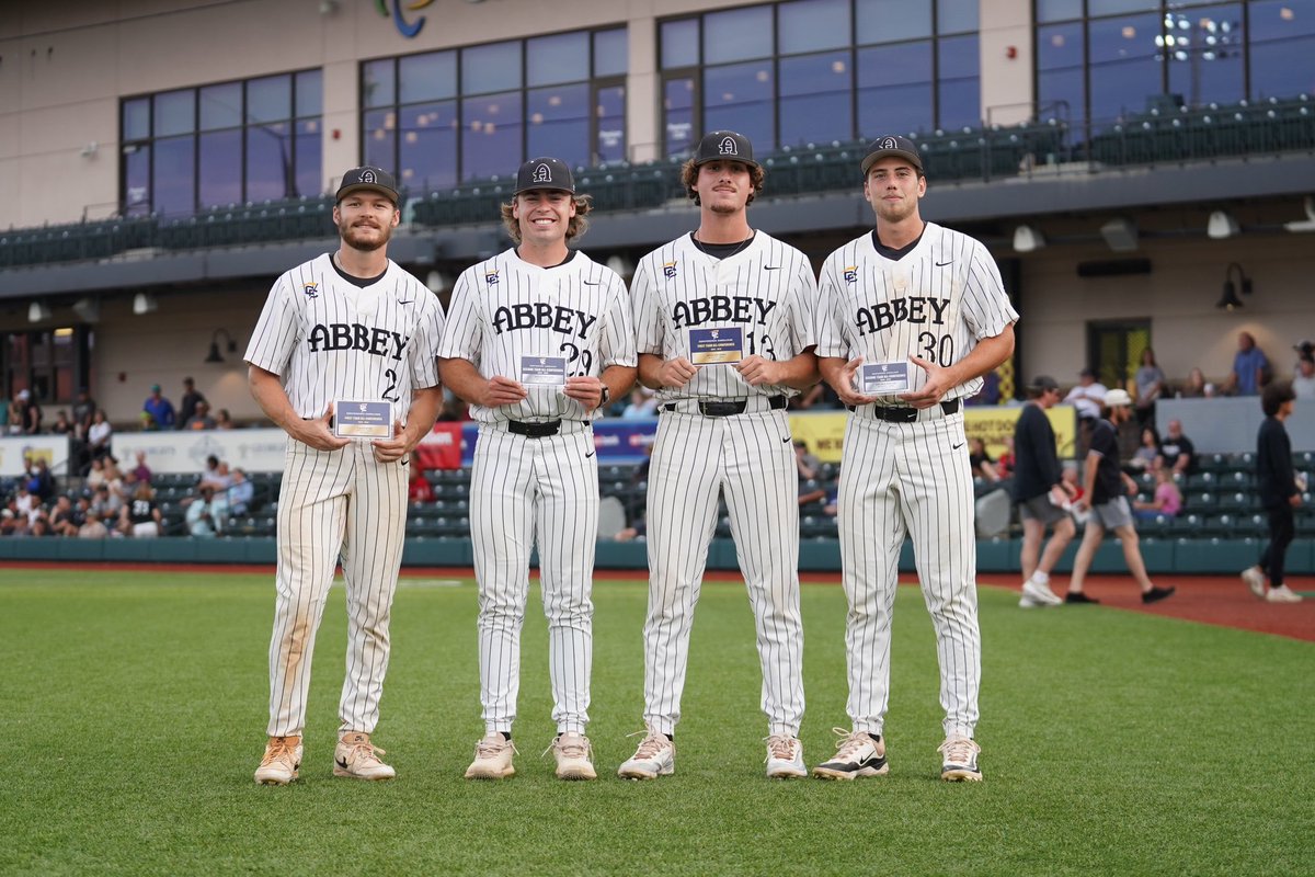 4️⃣ All-Conference Crusaders were honored ahead of Abbey Baseball’s first tournament matchup against the Barton Bulldogs!

#RaiseTheRed | #AbbeyAthletics