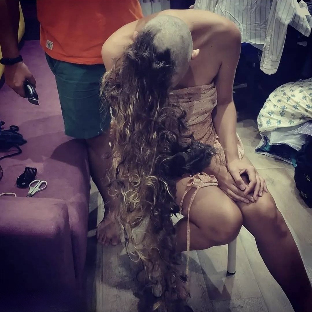 #坊主 #バリカン #剃刀 #剃髪 #スキンヘッド #儀式 #BDSM
儀式的剃髪