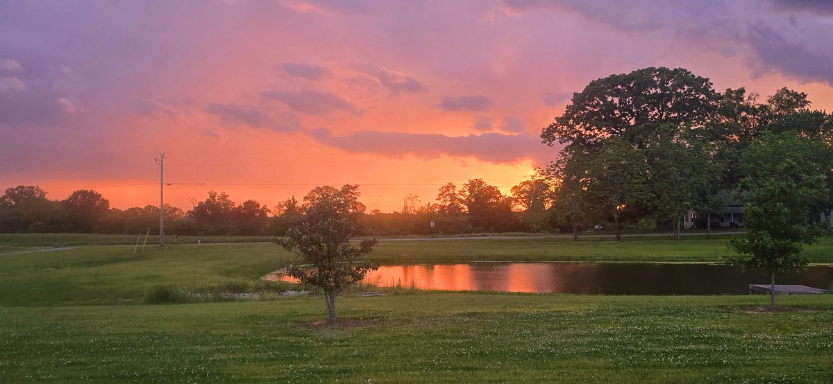 bobj6770 (@bobj6770) on Twitter photo Nothing like a peaceful night in my neck of the woods. Good night and God bless!
<a href="/spann/">James Spann</a> <a href="/simpsonWVTM13/">Jason Simpson</a> <a href="/weswyattweather/">Wes Wyatt</a> <a href="/ThomasGeboyWX/">Thomas Geboy</a> <a href="/megtomwx/">Meaghan Thomas</a> <a href="/TaylorWVTM13/">Taylor Sarallo</a> Nothing like a peaceful night in my neck of the woods. Good night and God bless!
<a href="/spann/">James Spann</a> <a href="/simpsonWVTM13/">Jason Simpson</a> <a href="/weswyattweather/">Wes Wyatt</a> <a href="/ThomasGeboyWX/">Thomas Geboy</a> <a href="/megtomwx/">Meaghan Thomas</a> <a href="/TaylorWVTM13/">Taylor Sarallo</a>