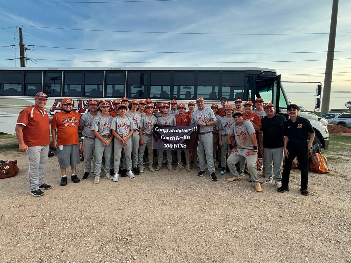 Congrats to our Coach <a href="/KerlinKelly/">Kelly Kerlin</a> on WIN #200!!