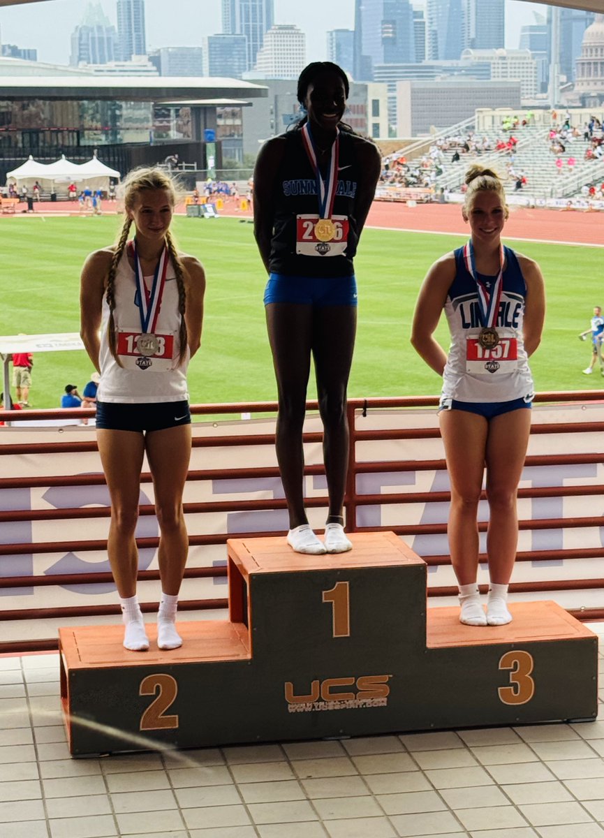 STATE CHAMPION AGAIN! Congratulations to Chiora Enyinna-Okeigbo who is the 300 Hurdle STATE CHAMPION! 🏆🥇🏆