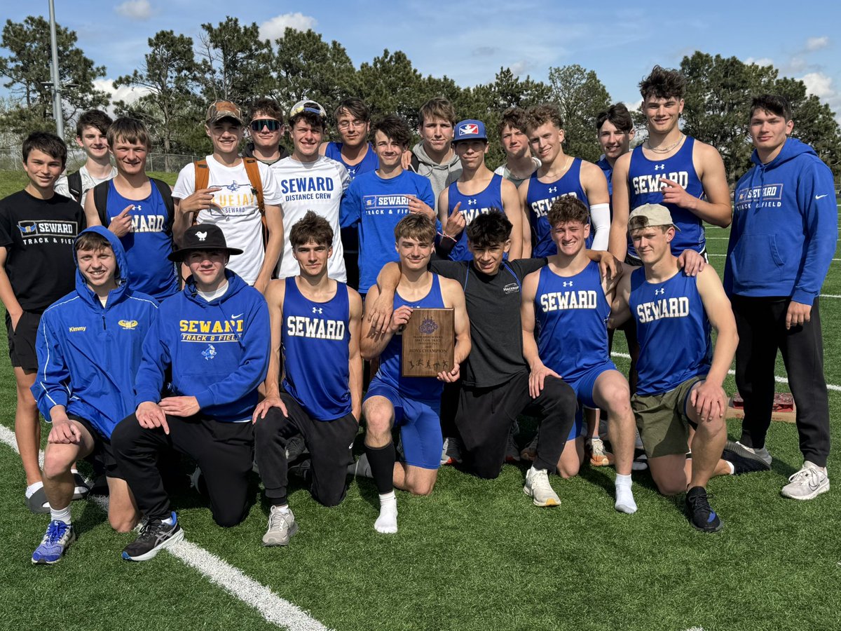 The Boys were champions and the girls finished 3rd at a strong Mike Lehl track meet in Blair today. TUFF! Go Jays!