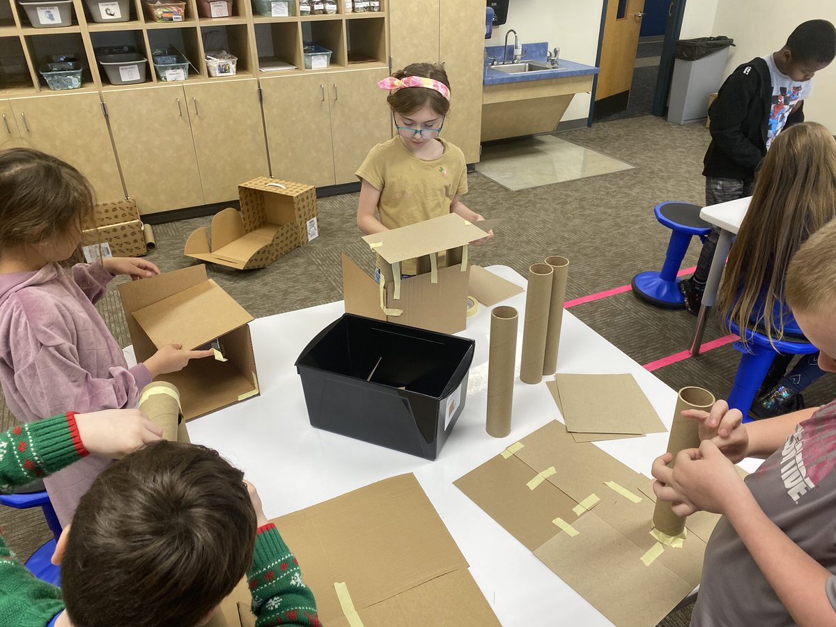 These JB second graders had so much fun with our “Build It” STEM lesson. #1GC