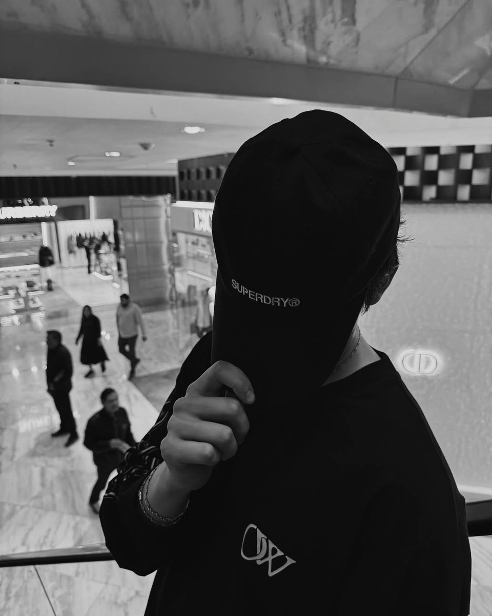 ajaeminn's tweet photo. Peek-a-boo! https://t.co/WDQVZcnTvG