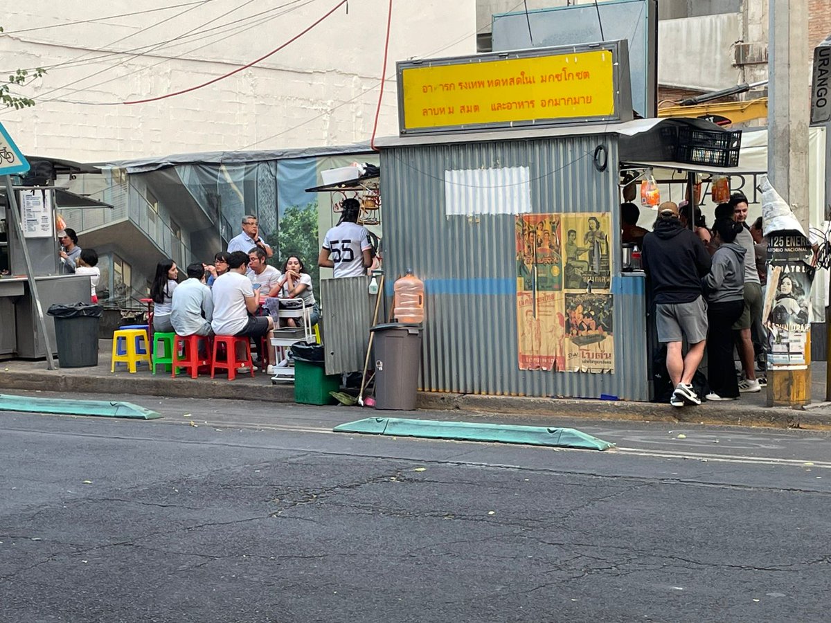 Roma Norte II (@romanorte2) on Twitter photo Vecinos de Durango y Tonalá pedimos su ayuda <a href="/AlcCuauhtemocMx/">Alcaldía Cuauhtémoc</a> es imposible convivir con un puesto que ya esrestaurante con mesas y meseros, impiden paso peatonal. Cierran a las 22:30 o las 23:00
#AlcaldíaCuahutémocTierradeNadie <a href="/AlessandraRdlv/">Alessandra Rojo de la Vega</a> <a href="/erikayazminrg/">ErikaRg</a> <a href="/obdulioA/">Obdulio Ávila Mayo</a> Vecinos de Durango y Tonalá pedimos su ayuda <a href="/AlcCuauhtemocMx/">Alcaldía Cuauhtémoc</a> es imposible convivir con un puesto que ya esrestaurante con mesas y meseros, impiden paso peatonal. Cierran a las 22:30 o las 23:00
#AlcaldíaCuahutémocTierradeNadie <a href="/AlessandraRdlv/">Alessandra Rojo de la Vega</a> <a href="/erikayazminrg/">ErikaRg</a> <a href="/obdulioA/">Obdulio Ávila Mayo</a>