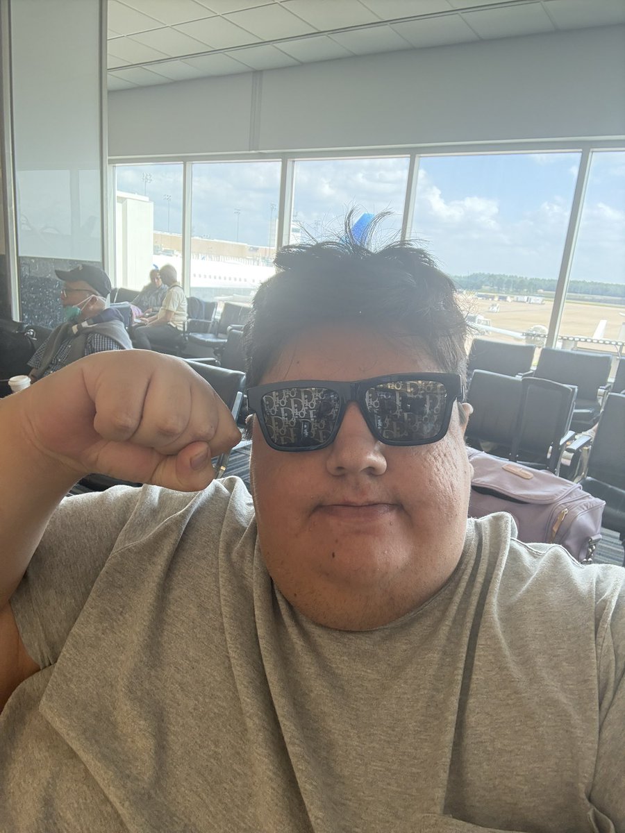 PauloDybola (@paulochavira) on Twitter photo No nos íbamos a quedar sin box este fin 🥊
Aquí se trae la bandera bien puesta <a href="/CANELOTEAM/">EDDY REYNOSO</a>
Trakas No nos íbamos a quedar sin box este fin 🥊
Aquí se trae la bandera bien puesta <a href="/CANELOTEAM/">EDDY REYNOSO</a>
Trakas