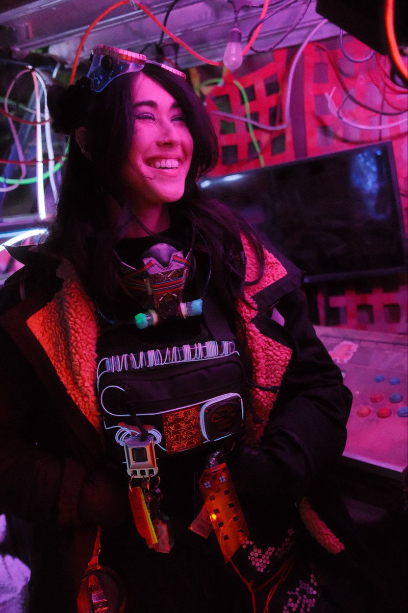 nicolerieko's tweet image. Already wanting to blast off to Neo again 😭😭

#neotropolis