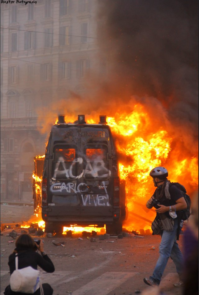 ultras_antifaa's tweet photo. PHOTO | "ACAB / Carlo Vive"

(Rome Antifascista, Italy) https://t.co/Ve4t1wlmQN