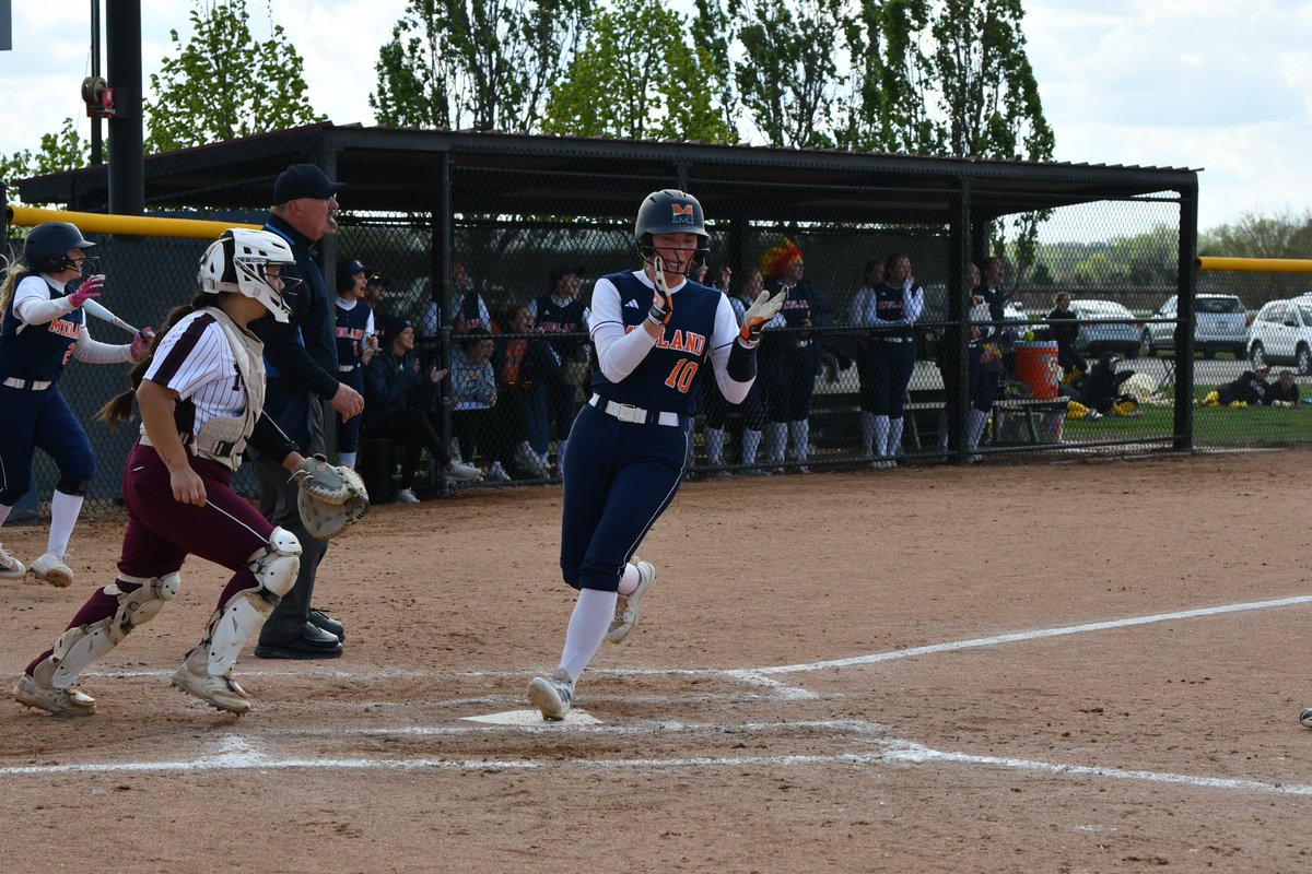 Midland_Sports's tweet photo. SCORE UPDATE: @MidlandUSB Ties it up at 2-2 at the End of the 2nd #gpacsb https://t.co/KE4smturrX