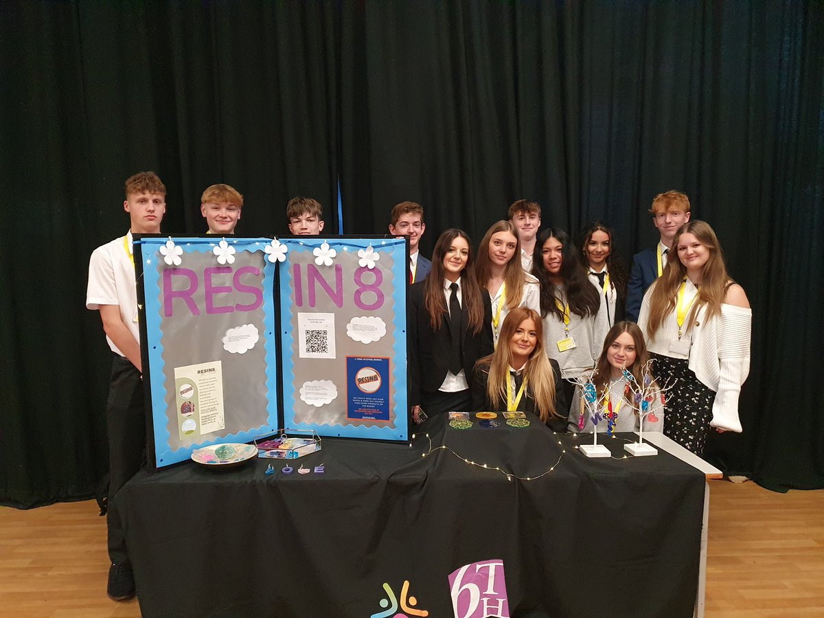 RESIN8.ye tweet media