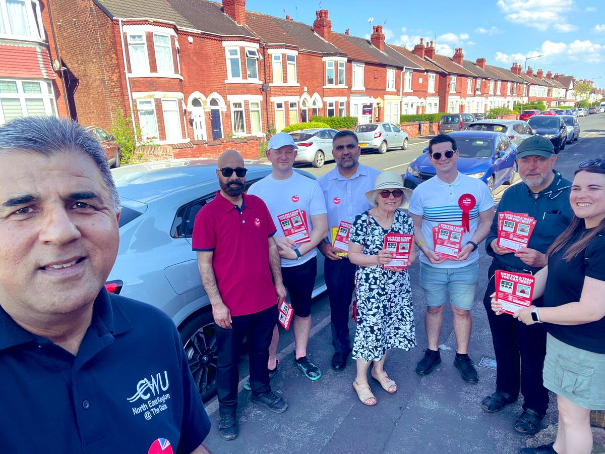 asgharlab's tweet photo. It’s lovely to be out campaigning in the beautiful sunshine in Doncaster for our @UKLabour council candidates and the amazing @MayorRos. Unlike any other candidate, Mayor Ros has the plan and experience to truly #Deliver4Doncaster! #VoteLabour 🌹🔆🌹 https://t.co/2wa0c0g0I3