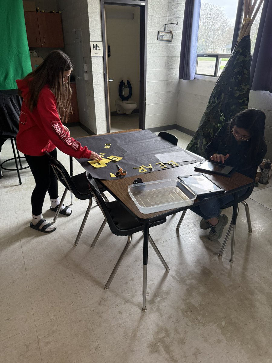 BizMathGuy's tweet image. Leaders for Life 6 - are cooking up something big….literally! They’re leading the charge on marketing for “Let’s Get Cheesy!” at Showcase Night. Expect melty puns &amp;amp; bold branding! @ByronBears @ByronMSBears #bizmathguy #L4L6