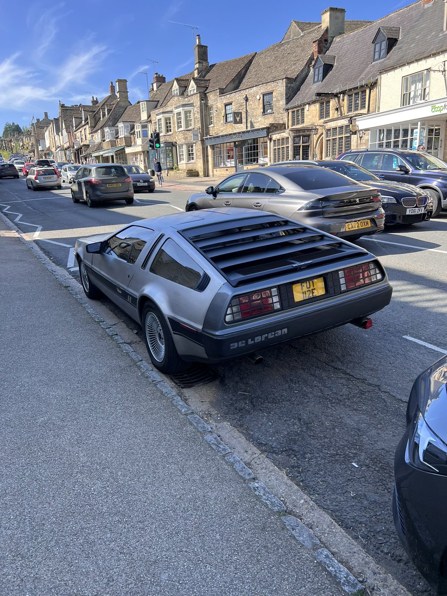 Nice little spot in Burford at the weekend. Don’t see many in the wild nowadays #DeLorean