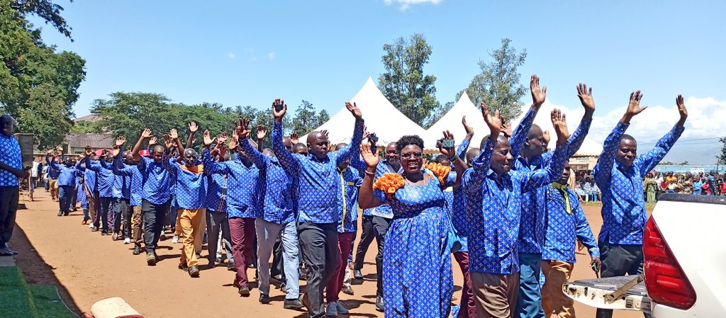 Province Cibitoke (@cibitokeprov) on Twitter photo #Burundi Umunsi Mukuru Mpuzamakungu w'abakozi n'akazi wahimbajwe kuri uyu wa 01/05 mu makomine yose agize <a href="/CibitokeProv/">Province Cibitoke</a> , Buramatari Col Pol BIZOZA_Carême akaba yakiriye muri Komine #Rugombo Umushikiranganji wa <a href="/MiniJustice_BDI/">Ministère de la Justice du Burundi</a> yaserukiye Reta <a href="/KwaNtare/">Kwa Ntare Rushatsi</a> <a href="/BurundiGov/">Bureau du Premier Ministre</a> #Burundi Umunsi Mukuru Mpuzamakungu w'abakozi n'akazi wahimbajwe kuri uyu wa 01/05 mu makomine yose agize <a href="/CibitokeProv/">Province Cibitoke</a> , Buramatari Col Pol BIZOZA_Carême akaba yakiriye muri Komine #Rugombo Umushikiranganji wa <a href="/MiniJustice_BDI/">Ministère de la Justice du Burundi</a> yaserukiye Reta <a href="/KwaNtare/">Kwa Ntare Rushatsi</a> <a href="/BurundiGov/">Bureau du Premier Ministre</a>