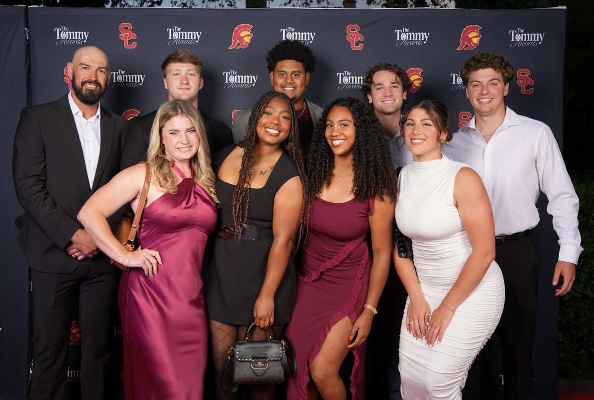 .<a href="/USCthrows/">USC Throws</a> showed out on the Tommy Awards red carpet 🤩