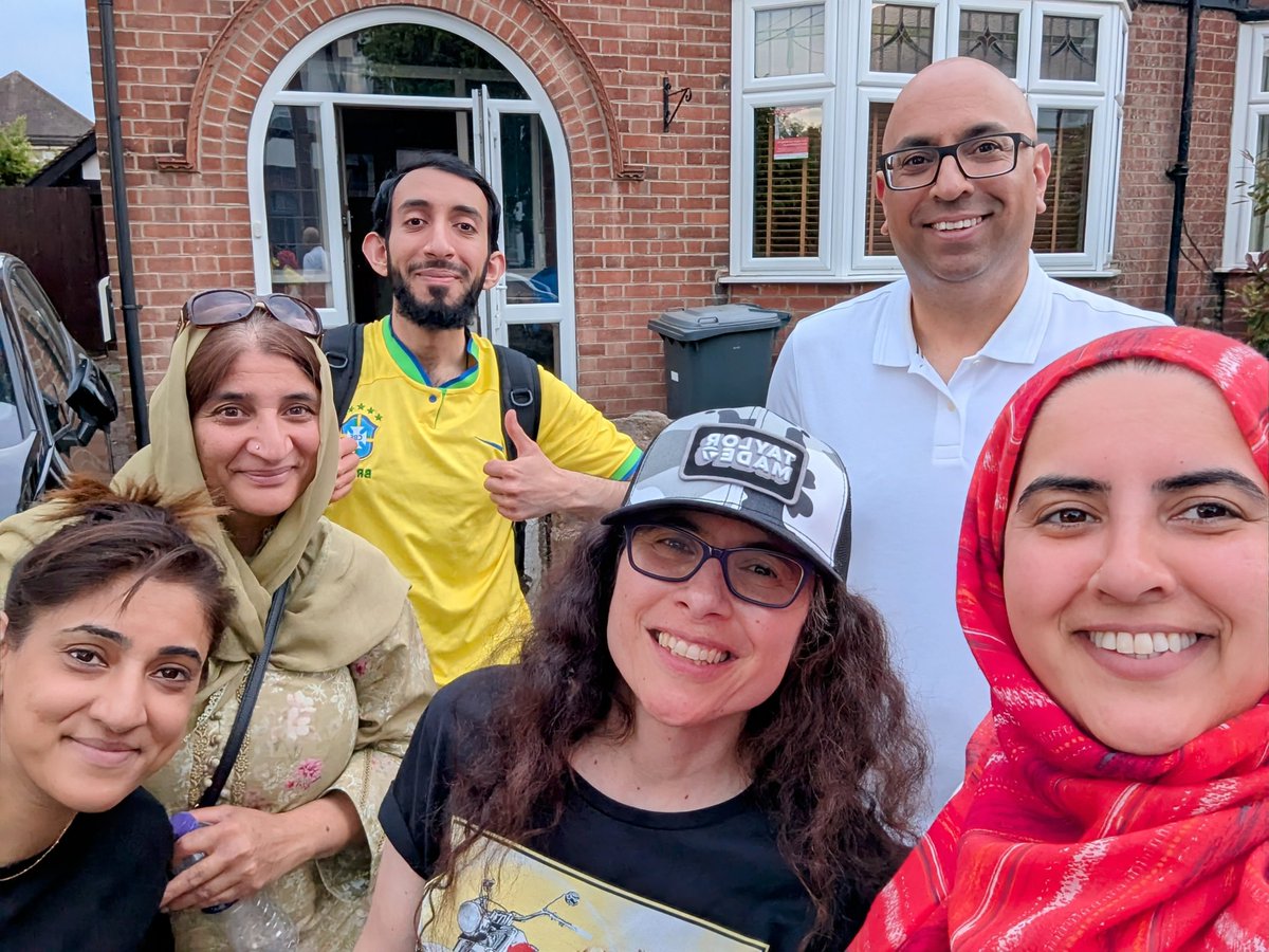 Neghat Khan (@cllrneghat) on Twitter photo As polls close, sending best wishes to <a href="/UKLabour/">The Labour Party</a> candidates across the country! Campaigned with <a href="/ng_labour/">Nottingham Labour</a> in Eastwood & West Bridgford, huge thanks to our amazing campaigners working tirelessly to get the Labour vote out. 🤞here’s to gains! As polls close, sending best wishes to <a href="/UKLabour/">The Labour Party</a> candidates across the country! Campaigned with <a href="/ng_labour/">Nottingham Labour</a> in Eastwood & West Bridgford, huge thanks to our amazing campaigners working tirelessly to get the Labour vote out. 🤞here’s to gains!
