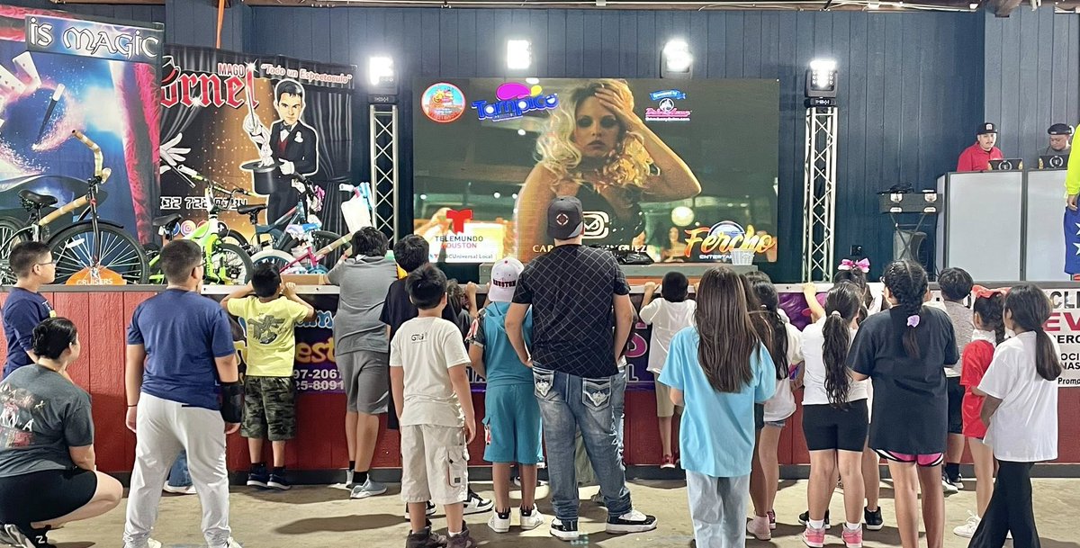drugfreeworld's tweet photo. 🎉 Huge shoutout to Drug-Free World Austin for an unforgettable day at Traders Village International Kids Fest in Houston! 🙌 3,395 booklets distributed, kids empowered, and families inspired! 💙⚡
#DrugFreeWorld #KidsFest #DrugPrevention #Houston https://t.co/Qlbv6mIG6b