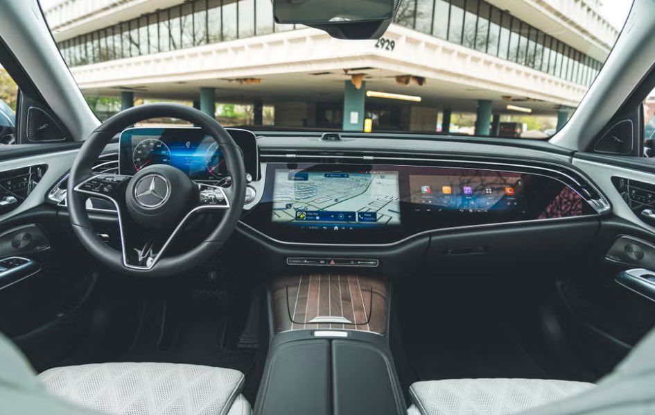 MBWilmington's tweet image. The Mercedes-Benz E Class is an elegant ride with amazing features.
#mercedesbenz #eclass #luxurycars #driveyourdream #luxurylifestyle