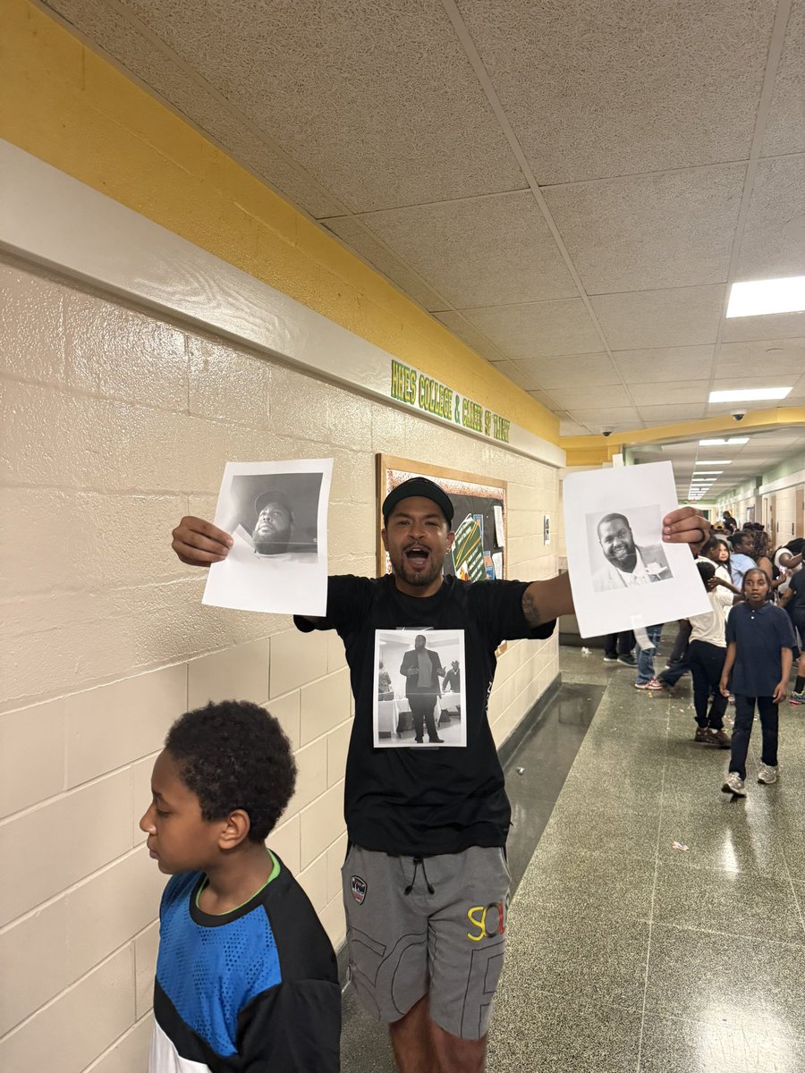 Hillcrest Heights ES (@hillcrest_h_es) on Twitter photo Happy #SchoolPrincipalDay! Join us in giving a HUGE thank you to <a href="/MrDBrown1219/">David Brown</a> for his amazing leadership and heart for our school community. From dressing like a principal, to decorations & our hallway dance party we hope you know we appreciate you! #HawksFlyHigh Happy #SchoolPrincipalDay! Join us in giving a HUGE thank you to <a href="/MrDBrown1219/">David Brown</a> for his amazing leadership and heart for our school community. From dressing like a principal, to decorations & our hallway dance party we hope you know we appreciate you! #HawksFlyHigh