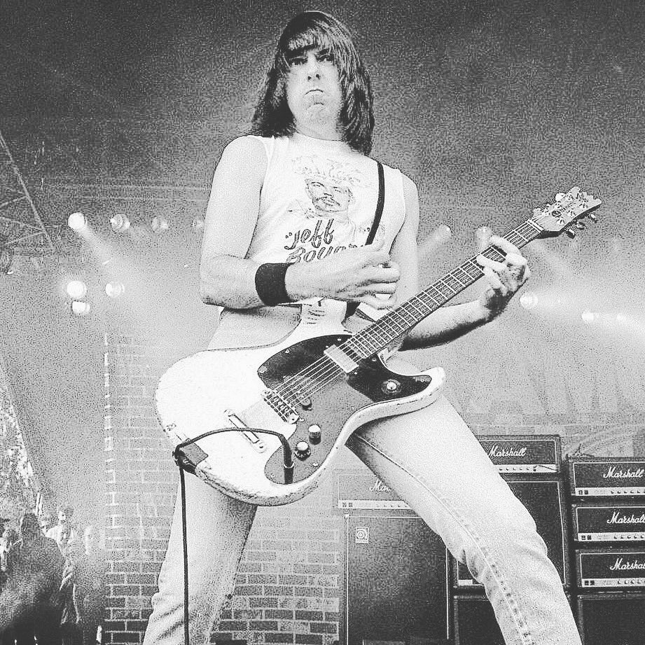 Johnny live on stage at the Bizarre Festival in Germany circa 1992.

📸 by Dietrich Dettmann

#JohnnyRamone
#JohnnyRamoneArmy
#Ramones