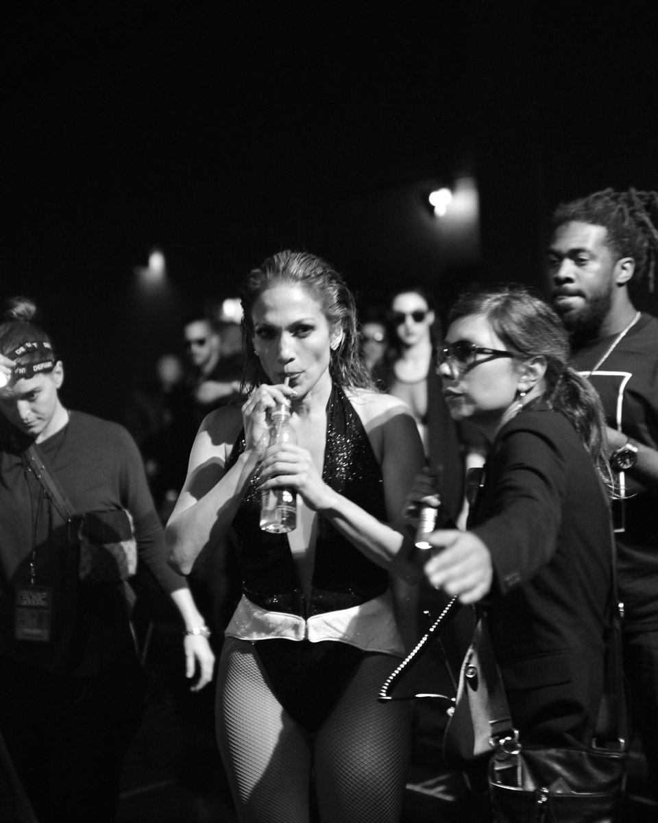 AMAs's tweet image. There’s backstage energy. And then there’s @JLo energy 💅
Catch her hosting the 2025 #AMAs → LIVE Monday, May 26 (Memorial Day) on @CBS and @paramountplus