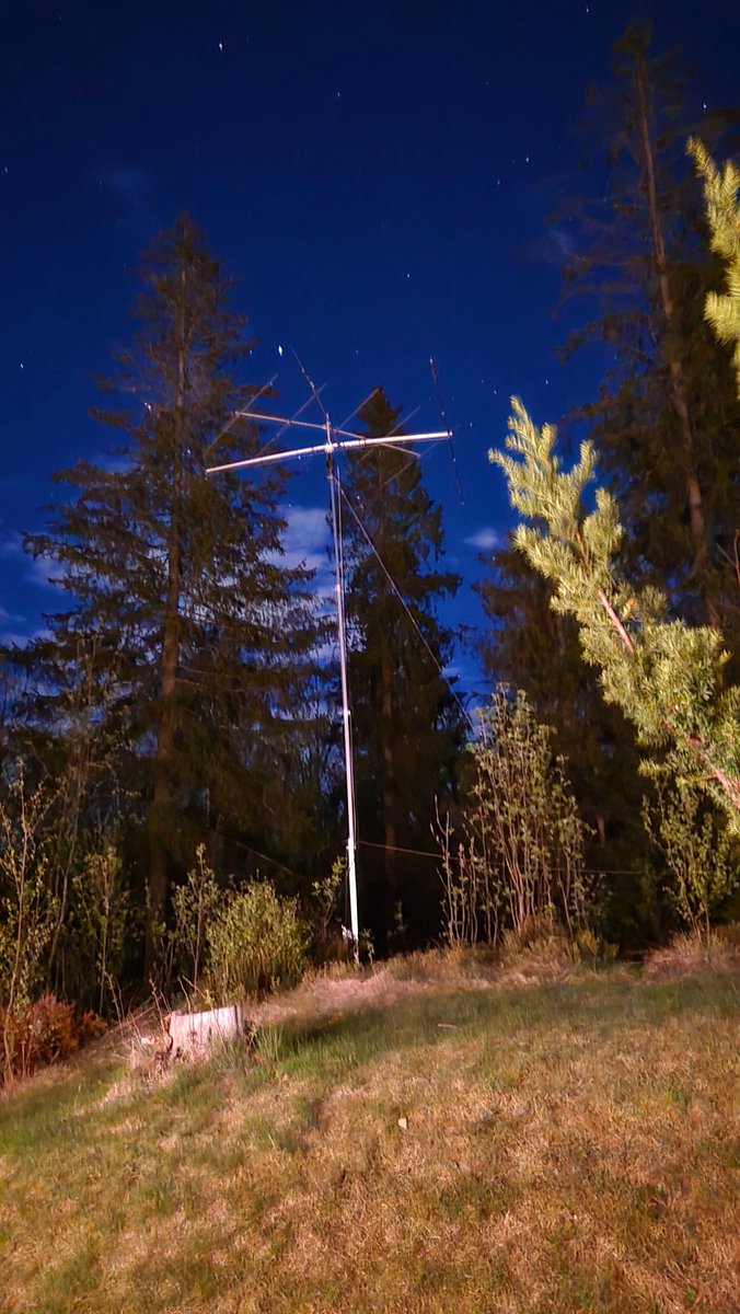 Late evening <a href="/LA7GIA/">Ken - LA7GIA</a> QTH
No big gun, wire antennas and tribander. Good take off/horizon!